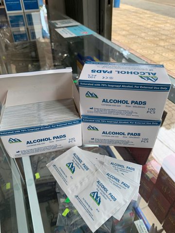 Bông tẩm cồn Alcohol Pads Great Mountain 65x30mm GM-006-020 – Hộp 100 miếng