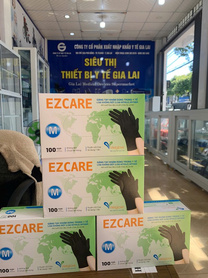 Găng tay khám nitrile không bột EZCARE Vietglove màu đen – Hộp 100 chiếc