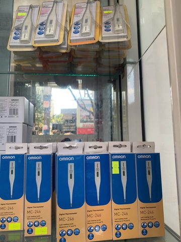 Nhiệt kế điện tử Omron MC-246